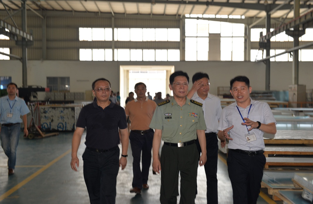 �й��ϲ���ί��ί���ϲ�������˾��Ա���uһ�е������²ĵ���