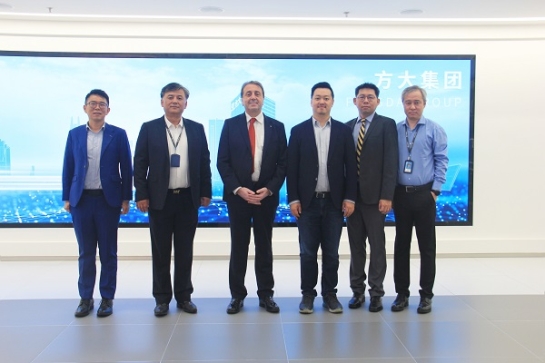 �����ӽ�ͨ���޹�˾��̫����ϯִ�й� Michel Obadiaһ�е���AG�콢������