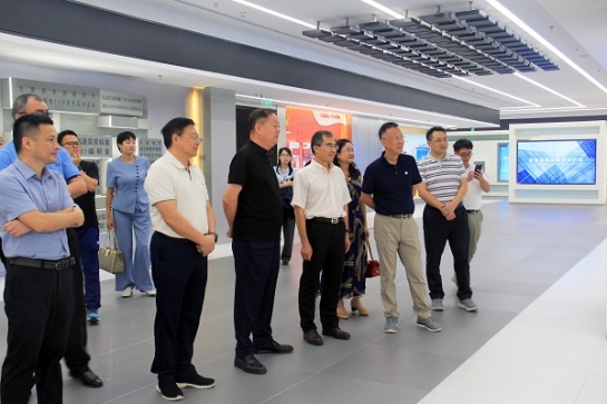 �й���ѧԺԺʿ���ϲ���ѧУ�����ʹ�һ�е���AG�콢�������ܲ�